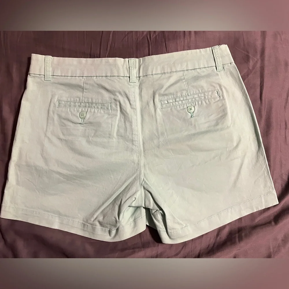 Khakis by GAP Women's Mint Green Shorts, size 8